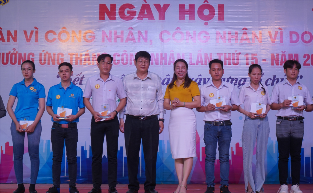 TP.HCM tuyên dương 458 công nhân có nhiều sáng kiến trong sản xuất (7/5/2023)